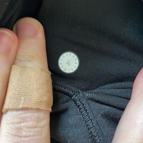 Lululemon Coast Easy Women's Black Wrap Sweater Size 4 - Picture 9 of 10